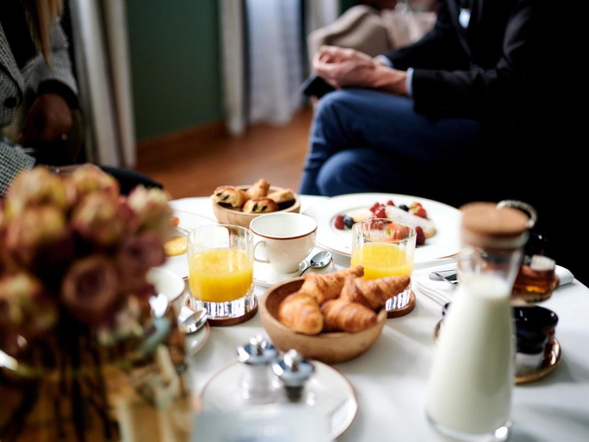 Juliana Hotel Brussels Exterior photo A typical breakfast