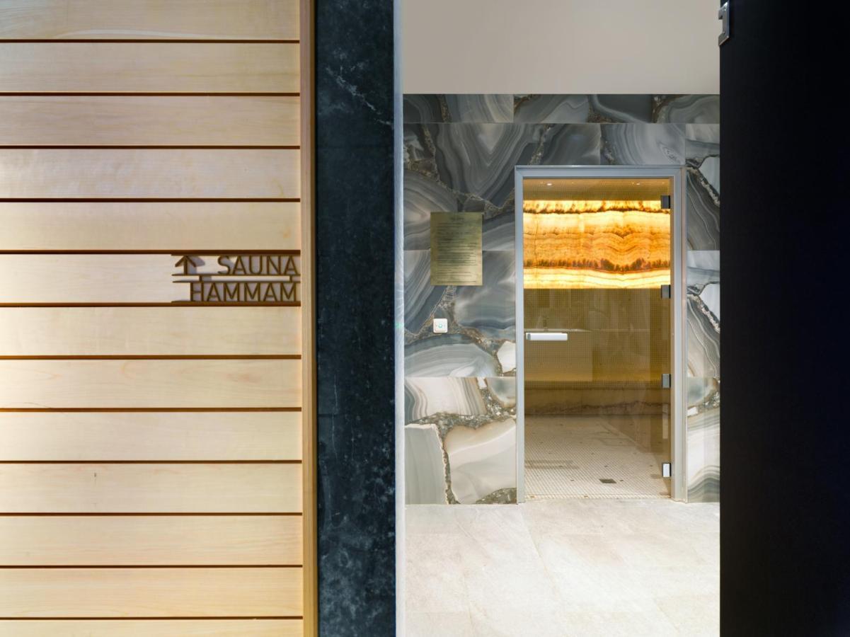 Juliana Hotel Brussels Exterior photo Entrance to a hammam in a hotel in Helsinki, Finland