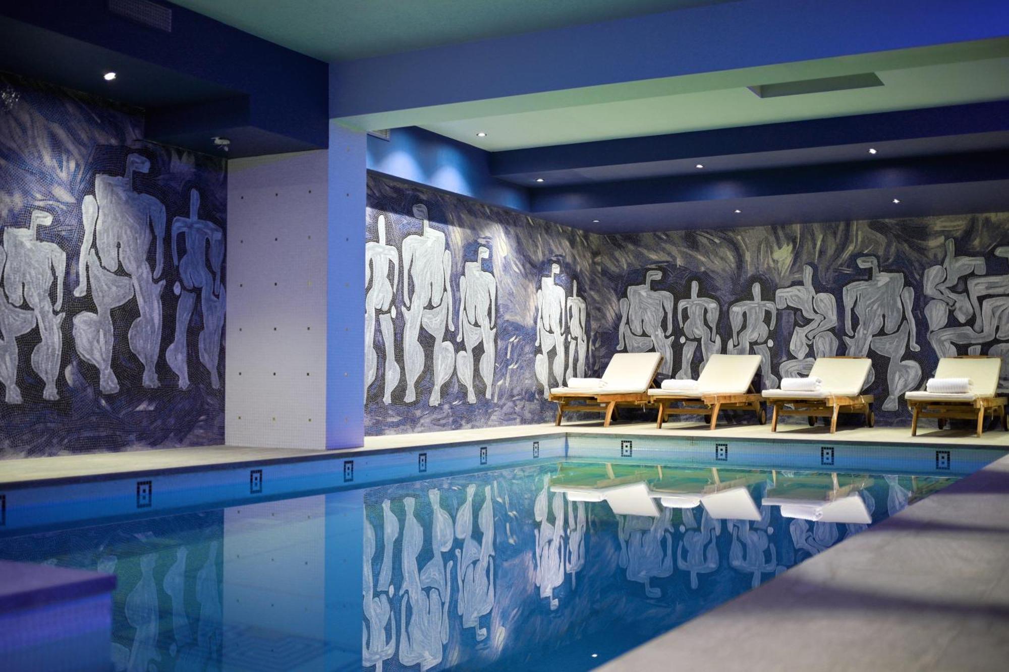 Juliana Hotel Brussels Exterior photo The swimming pool at the hotel