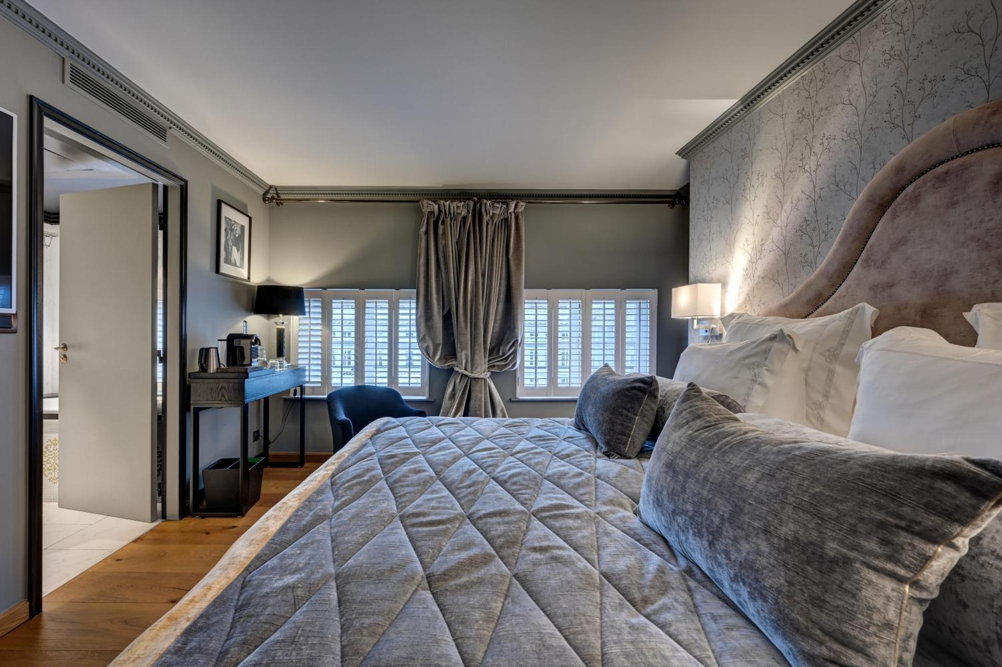 Juliana Hotel Brussels Exterior photo A bedroom at the hotel